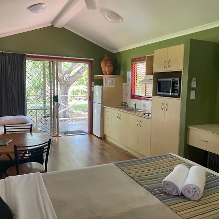 Big4 Aussie Outback Oasis Holiday Park Hotel Charters Towers Bagian luar foto