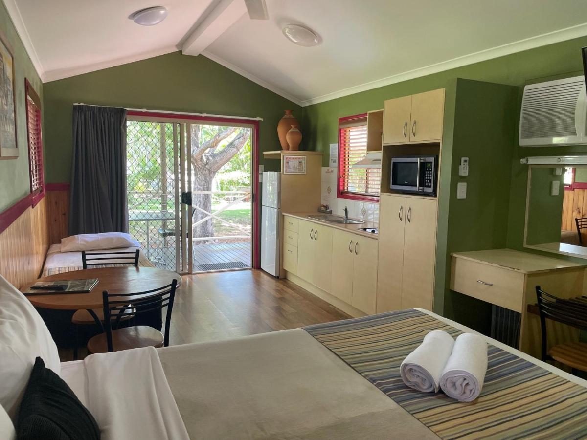 Big4 Aussie Outback Oasis Holiday Park Hotel Charters Towers Bagian luar foto