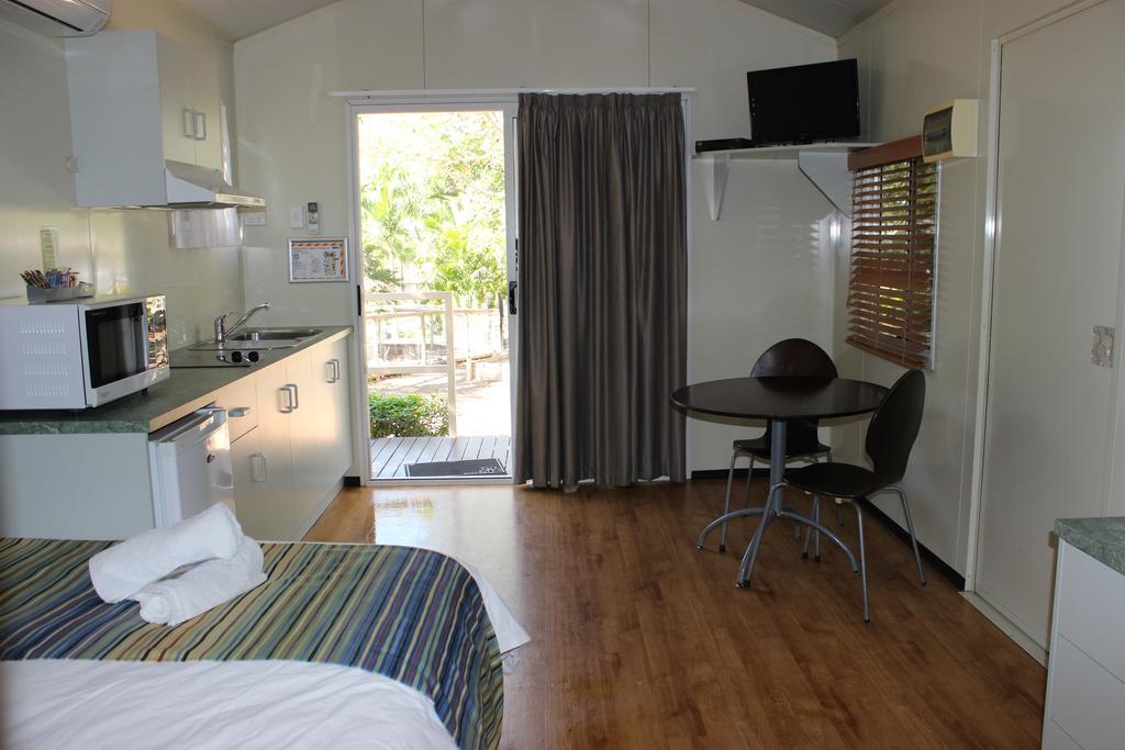 Big4 Aussie Outback Oasis Holiday Park Hotel Charters Towers Ruang foto