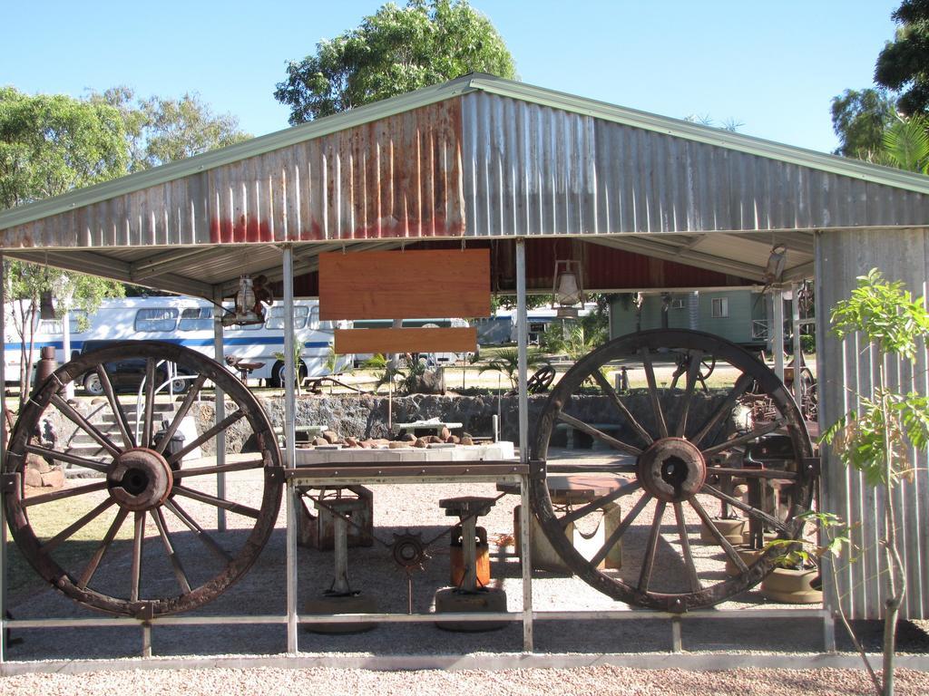 Big4 Aussie Outback Oasis Holiday Park Hotel Charters Towers Bagian luar foto